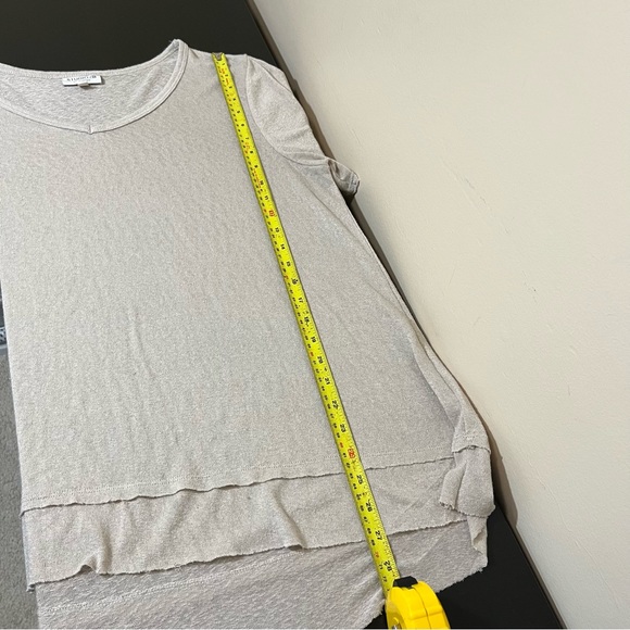 Studio B by Bobeau Slub Knit V-Neck Short Sleeve Top Tiered Hem - Picture 12 of 13